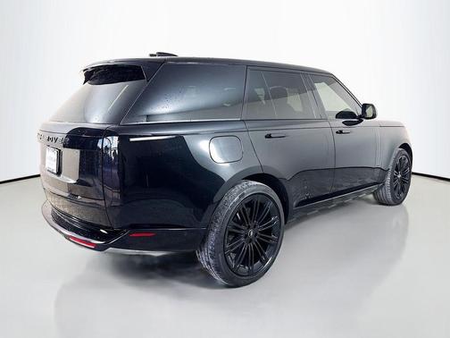 Santorini Black Metallic 2025 Land Rover Range Rover P530 SE