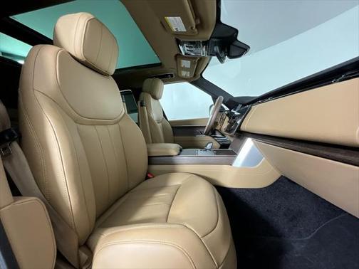 2025 Land Rover Range Rover P530 SE