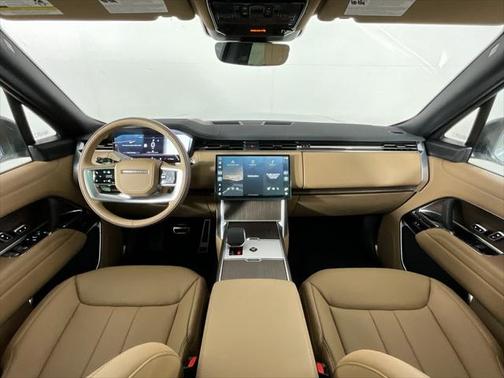 2025 Land Rover Range Rover P530 SE