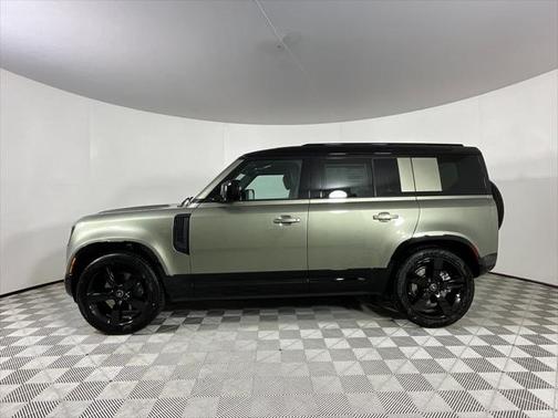 2025 Land Rover Defender 110 P400 X-Dynamic SE