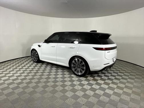 2025 Land Rover Range Rover Sport SE