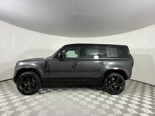 2025 Land Rover Defender 110 V8