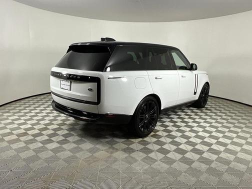 2023 Land Rover Range Rover P530 SE