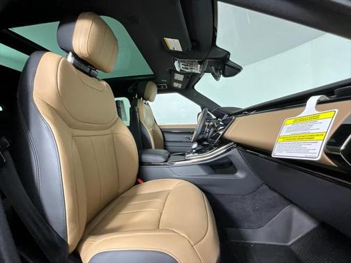 2025 Land Rover Range Rover Sport SE