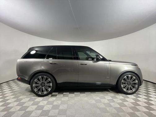 2023 Land Rover Range Rover P530 SE