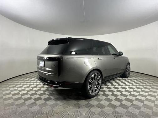 2023 Land Rover Range Rover P530 SE
