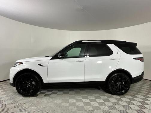 2025 Land Rover Discovery P300 Dynamic SE