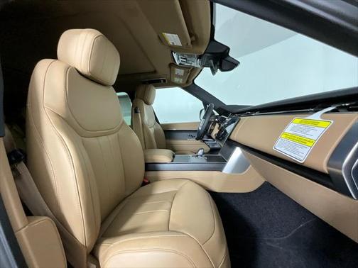 2025 Land Rover Range Rover P400 SE