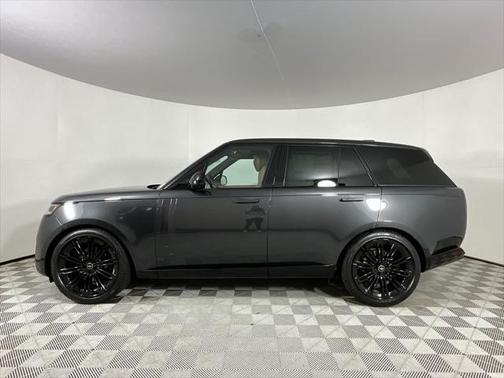 2025 Land Rover Range Rover P400 SE