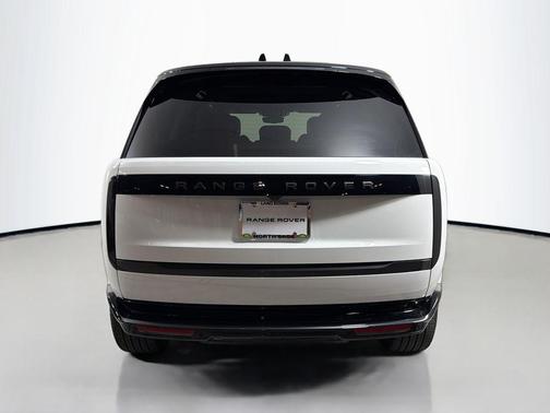 Fuji White 2026 Land Rover Range Rover P530 SE