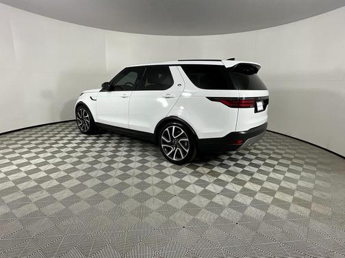 2025 Land Rover Discovery P300 S