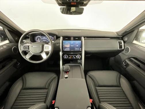 2025 Land Rover Discovery P300 S