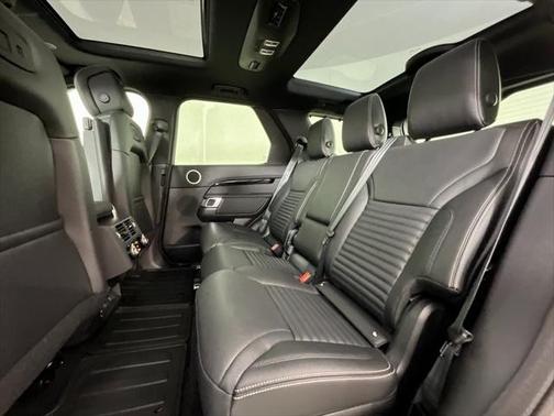 2025 Land Rover Discovery P300 S