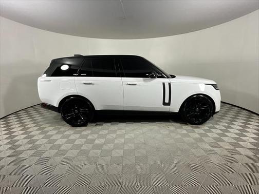 2023 Land Rover Range Rover P530 SE