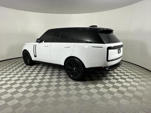 2023 Land Rover Range Rover P530 SE