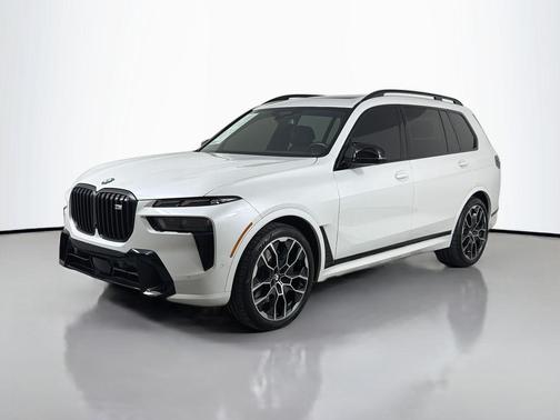 White 2024 BMW X7 M60i