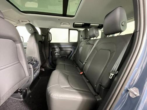 2025 Land Rover Defender 110 P400 S
