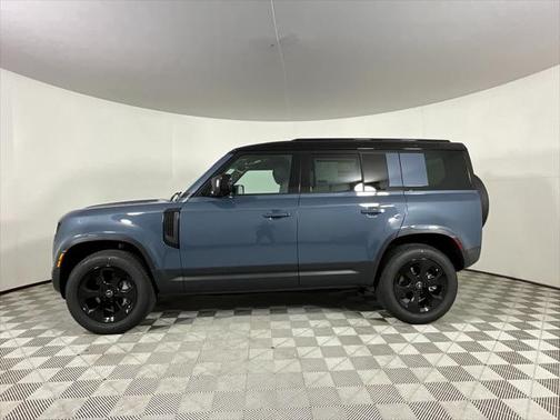 2025 Land Rover Defender 110 P400 S