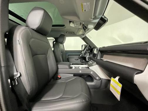 2025 Land Rover Defender 110 P400 S