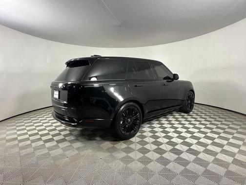 2023 Land Rover Range Rover P530 SE