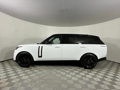 2025 Land Rover Range Rover P400 SE 7 Seat