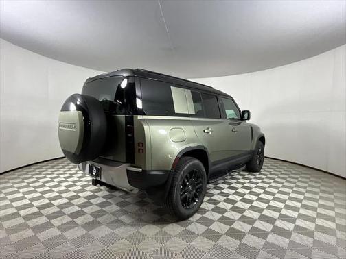 2025 Land Rover Defender 110 P300