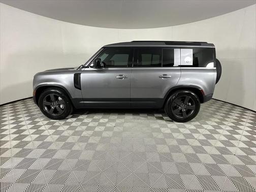 2023 Land Rover Defender 110 SE