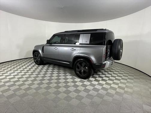 2023 Land Rover Defender 110 SE