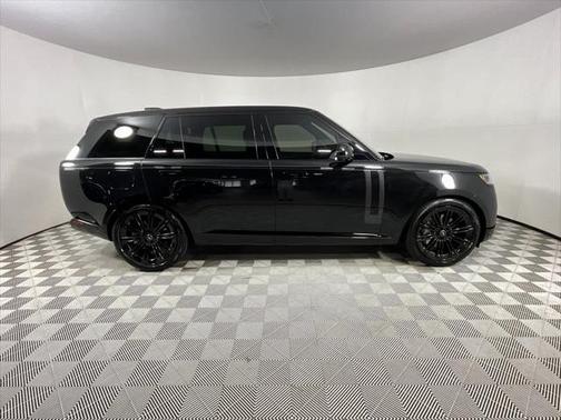 2023 Land Rover Range Rover P530 SE