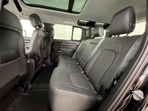 2025 Land Rover Defender 110 P500 X-Dynamic SE