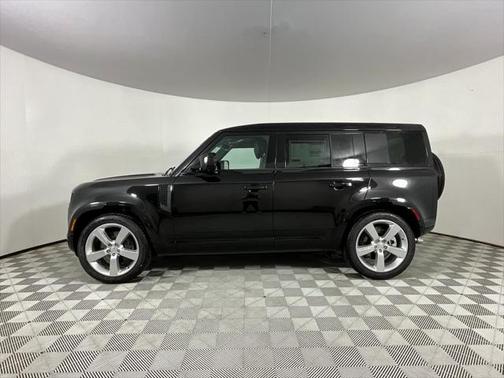 2025 Land Rover Defender X-Dynamic SE
