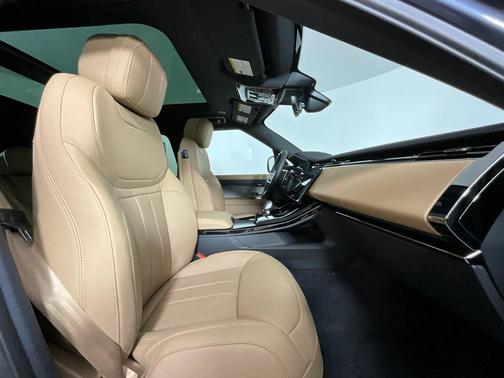 Varesine Blue Metallic 2026 Land Rover Range Rover Sport SE