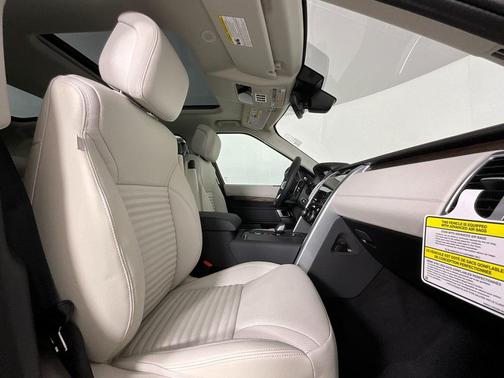 2025 Land Rover Discovery P300 S