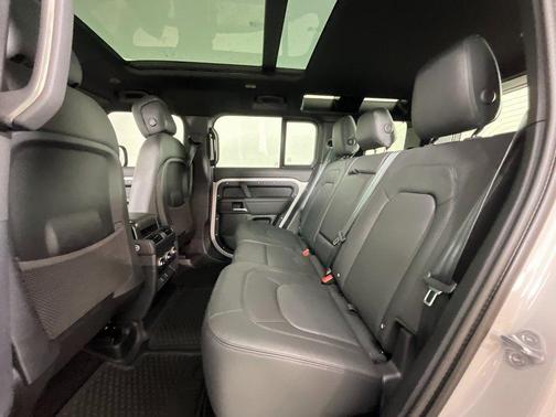 Borasco Grey Metallic 2026 Land Rover Defender P500 X-Dynamic SE