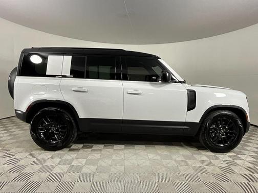 2025 Land Rover Defender 110 P300