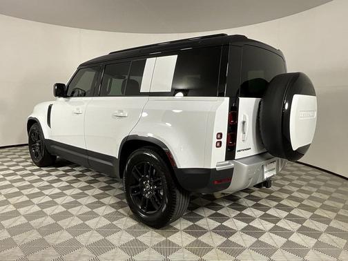 2025 Land Rover Defender 110 P300