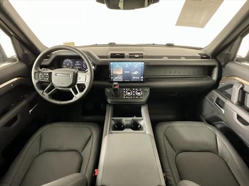 2025 Land Rover Defender 130 P400 S