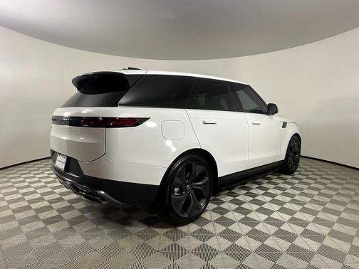 2024 Land Rover Range Rover Sport SE