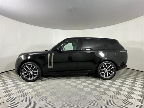 2025 Land Rover Range Rover P550e SE