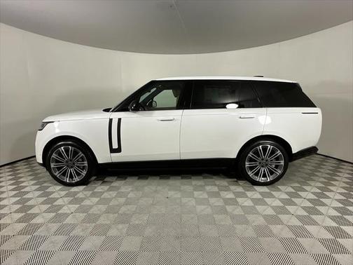 2025 Land Rover Range Rover P530 SE 7 Seat