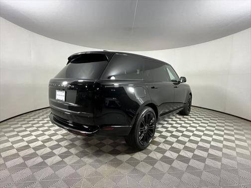 2025 Land Rover Range Rover P530 SE 7 Seat