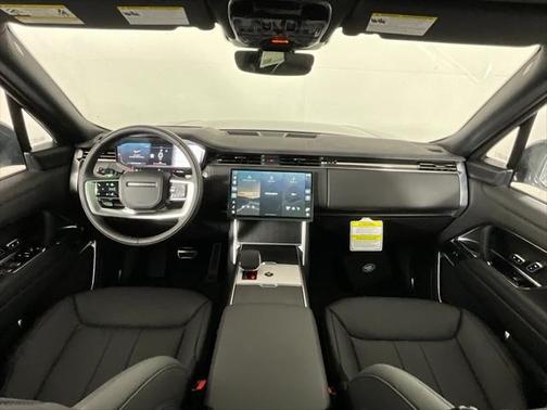 2025 Land Rover Range Rover P530 SE 7 Seat