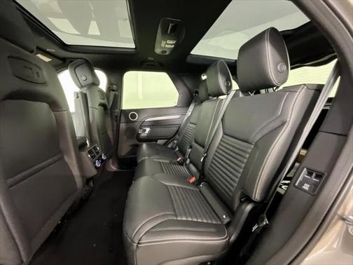 2025 Land Rover Discovery P360 Dynamic SE
