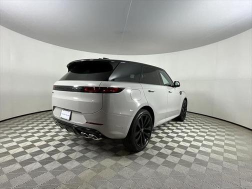 2025 Land Rover Range Rover Sport SE