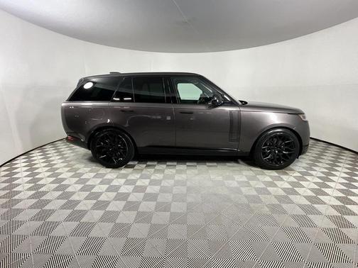 2023 Land Rover Range Rover P530 SE
