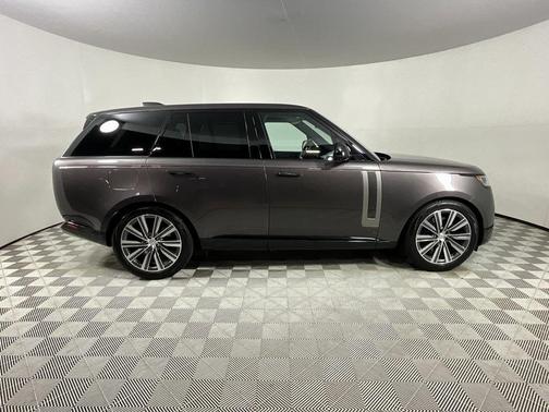 2023 Land Rover Range Rover P530 SE