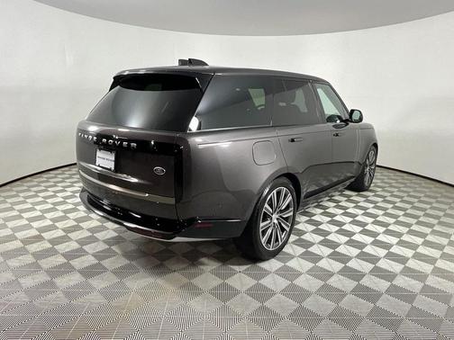 2023 Land Rover Range Rover P530 SE
