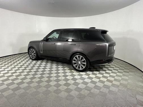 2023 Land Rover Range Rover P530 SE