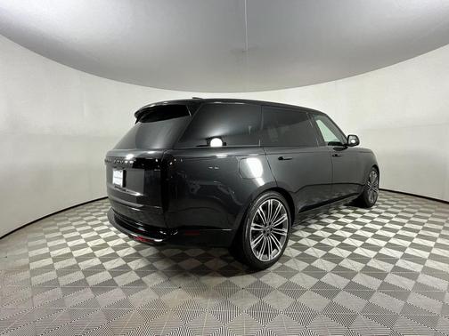 2025 Land Rover Range Rover P400 SE 7 Seat