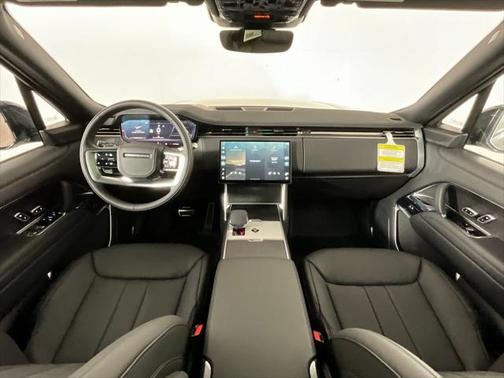 2025 Land Rover Range Rover P400 SE 7 Seat